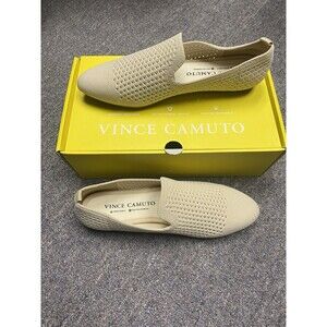 Vince Camuto Femils Bone washable knit flat shoe Size 9.5